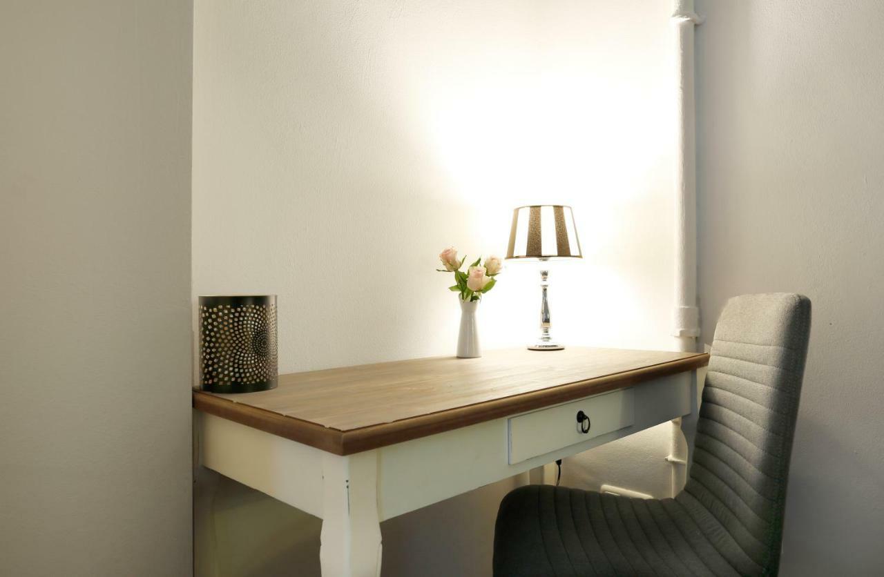 Droy By Rockchair L Superhost Status L 2 Bedroom Boxspringbeds Next To Center 